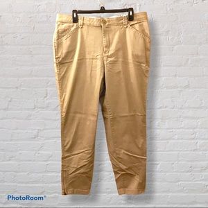 🍀 Riders by Lee Cropped Khakis